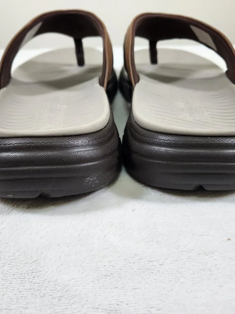 Skechers Mens Size 13 Flip Flop Sandals Shoes Relaxed Fit Luxe Foam Brown